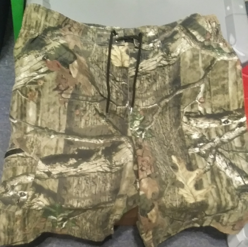 Mossy Oak Breakup Infinity camo shorts